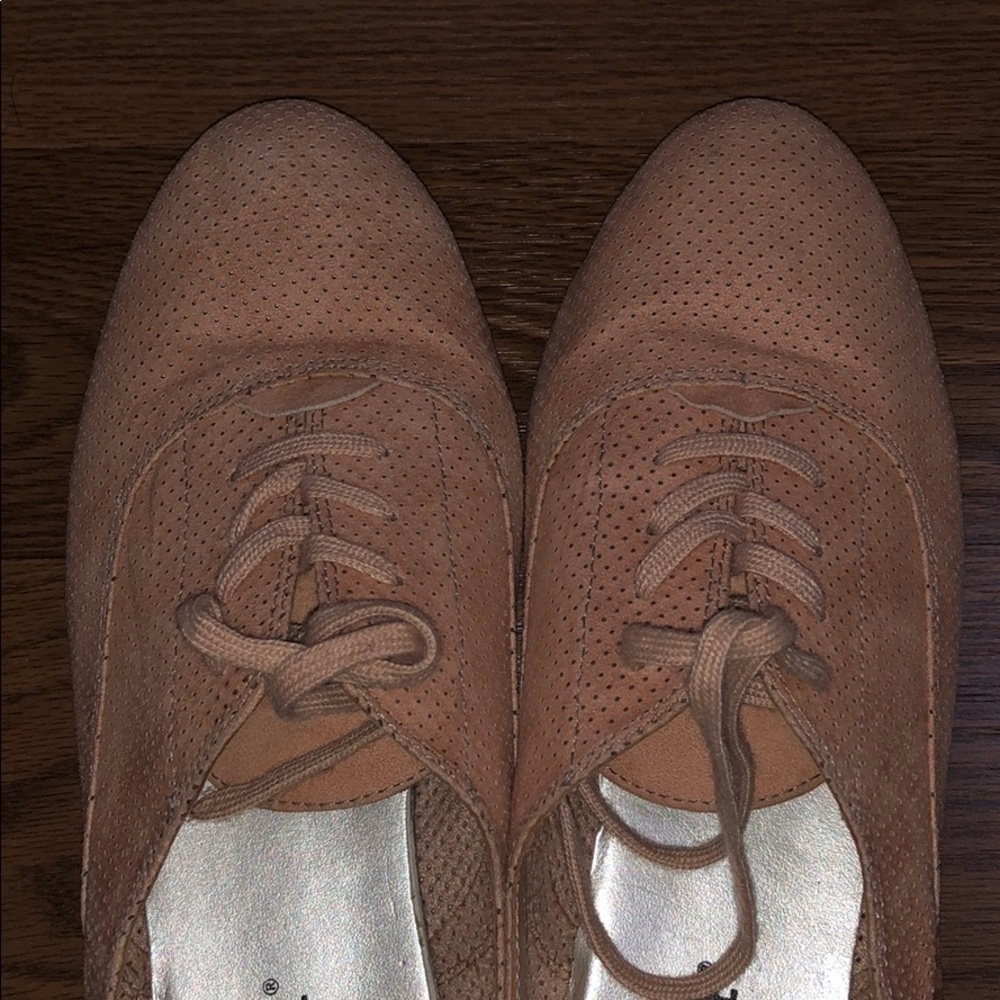 Flats - Picture 2 of 2